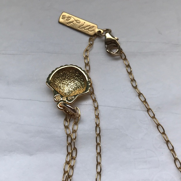M Lee Gold Seashell necklace - Picture 5 of 5